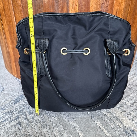 Tommy Hilfiger Womens Black Tote Bag Gold Logo  Magnetic Close - Picture 4 of 14